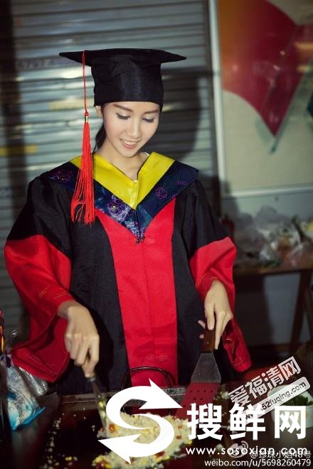 美女博士街头炒饭走红 珍珠女神48号个人资料微博私照曝光