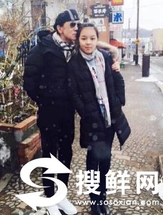 李咏女儿女大十八变，长腿小脸，改善家族颜值！