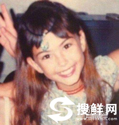 昆凌弟弟是谁叫什么名字？ 昆凌弟弟照片真实家庭背景揭秘_sosoxian.com