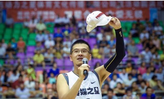 杨毅个人资料微博微信身高侃球 一站到底杨毅老婆洪子淇照片