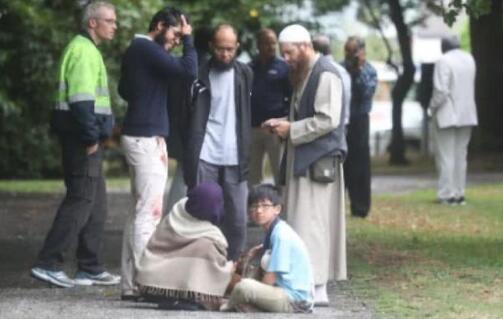 新西兰枪击案致死至少40人暂无中国公民伤亡 幸存者回忆清真寺布满尸体