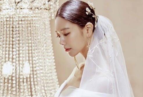 克拉拉结婚老公身份被质疑 亚洲美女李成敏三级电影太香艳