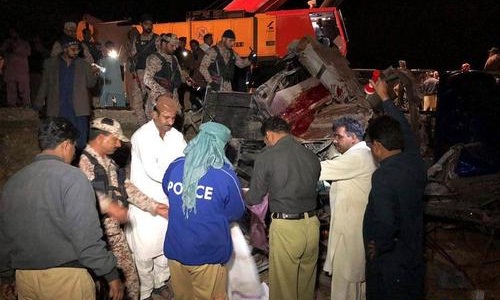 巴基斯坦火车相撞