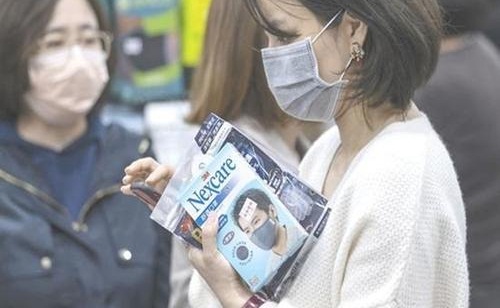 日本肺炎疫情最新消息人数 日本口罩一只300元马云捐100万口罩给日本