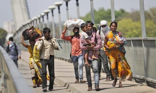 印度疫情最新消息民工被水枪消杀怎么回事 印度封城后民工处境