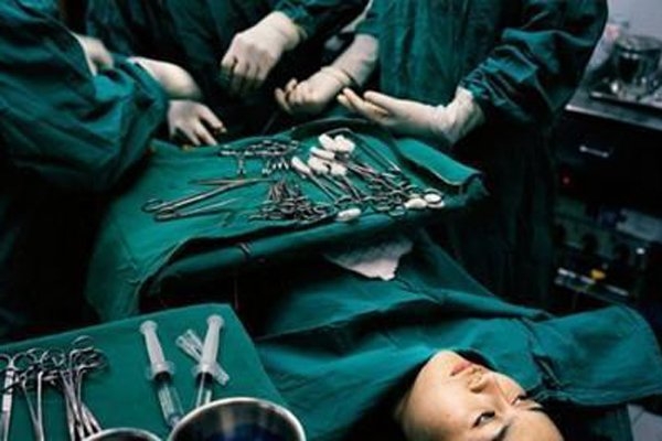 女变男手术视频全过 乳腺、子宫、输卵管统统需要摘除