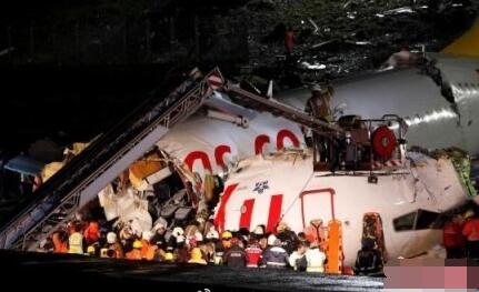 土耳其波音客机滑出跑道已致3死179伤现状 现场画面曝光机体断成三截