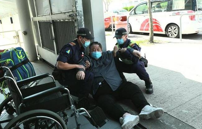 72岁TVB老戏骨秦煌意外摔倒 出席活动变坐救护车送医详情