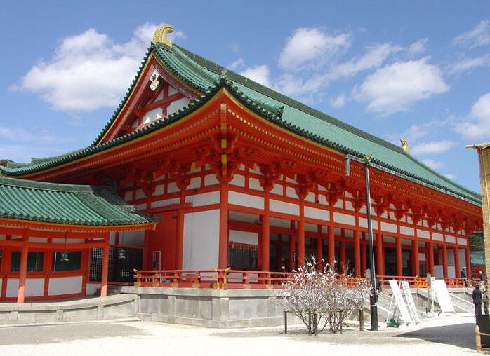 平安神宫中国人能去吗 和日本的靖国神坛有什么区别
